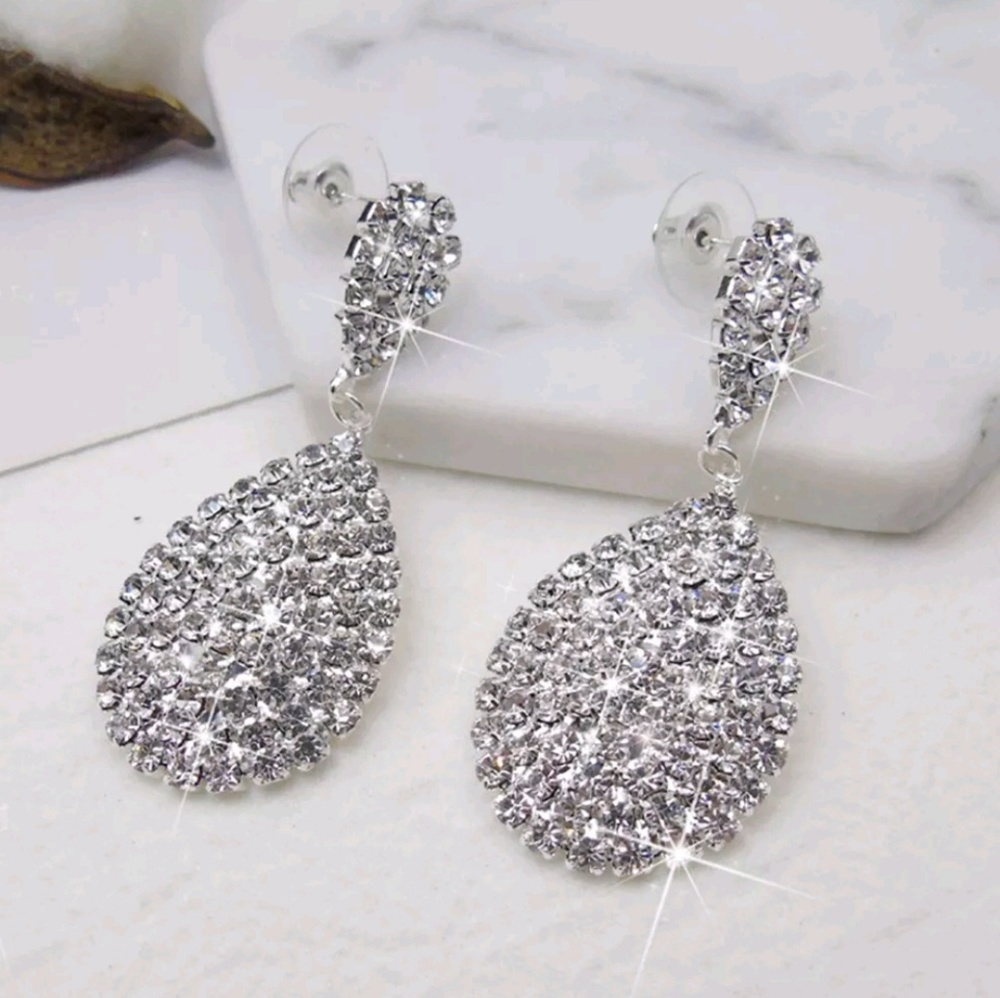 New arrival stud earrings for  wedding or party - Picture 3 of 4